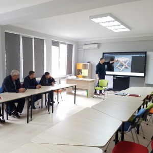 Ședința Comisiei de elaborare a subiectelor pentru Examenul de calificare la meseria de „Tîmplar în construcții-Dulgher”